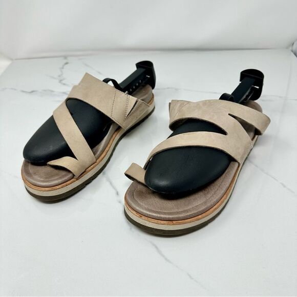 Merrell Moon Sandals- Size 6 - Picture 11 of 14